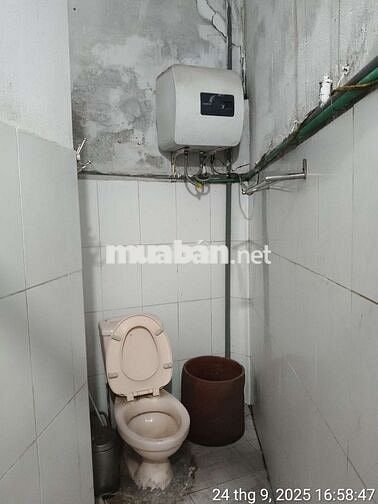 Nhà cấp 4 ,dt 40 m2 , 1 ngủ và 1 khách ngõ rộng 3 m