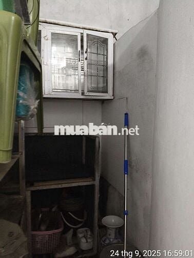 Nhà cấp 4 ,dt 40 m2 , 1 ngủ và 1 khách ngõ rộng 3 m