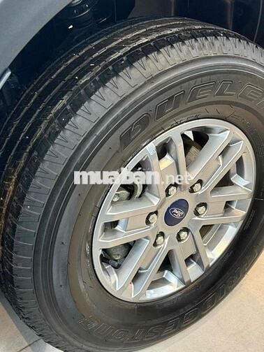 Ford Ranger 2024 XLS 2.0 4X2  - 34000 km -Mới tinh