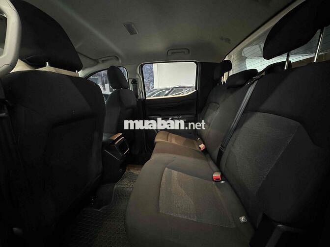 Ford Ranger 2024 XLS 2.0 4X2  - 34000 km -Mới tinh