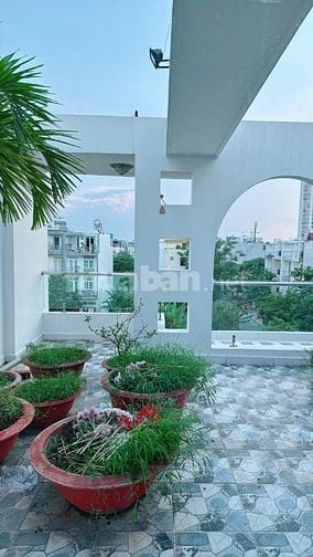 Cần cho thuê Nhà Nguyên Căn 3 Lầu có FULL nội thất Như Hình ở KDC 13E 