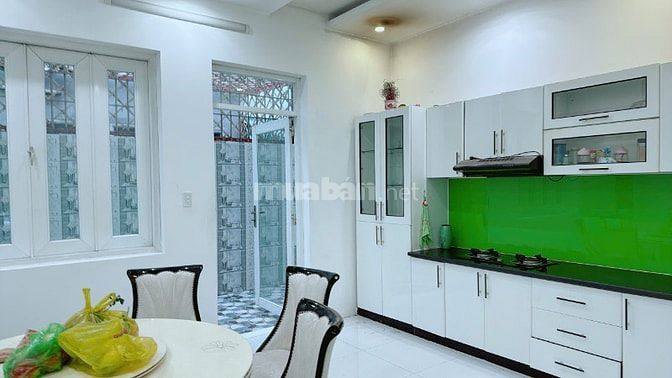 Cần cho thuê Nhà Nguyên Căn 3 Lầu có FULL nội thất Như Hình ở KDC 13E 