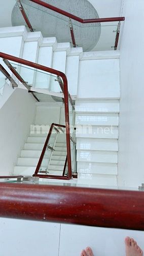 Cần cho thuê Nhà Nguyên Căn 3 Lầu có FULL nội thất Như Hình ở KDC 13E 