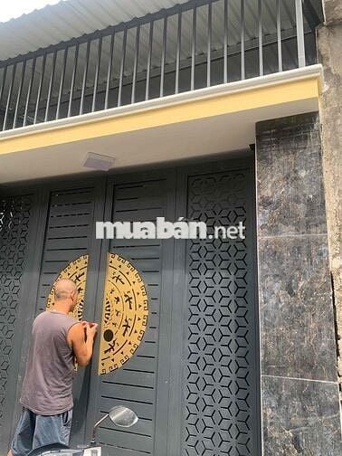 mình cần bán căn nhà môt trệt một lầu nhà mới sây