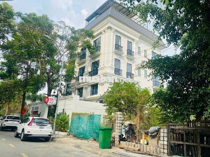 Bán nhà MT nguyễn trãi p2,q5. Kinh đô thời trang