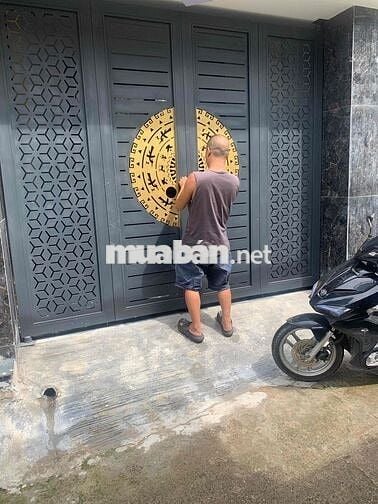 mình cần bán căn nhà môt trệt một lầu nhà mới sây