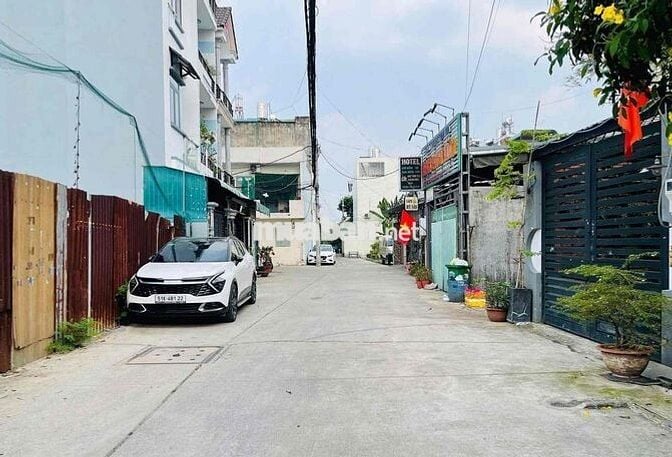 Bán Cặp Đất 8x25 1/ Lê Thị Riêng - HXH - 200m2- P. Thới An
