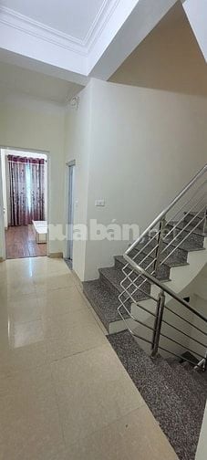 Cho thuê nhà mặt phố Văn Trì, bắc Từ Liêm, DT 50m2 x 5 tầng xây mới