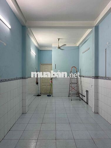 Mặt bằng kinh doanh, 27m2 (3mx9m), đường Vĩnh Khánh, Quận 4