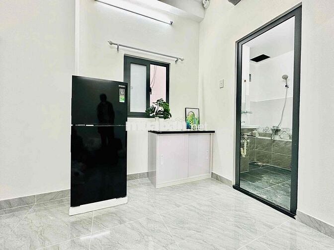 Trọ Có Cửa Sổ Trời Ngay Hàng Xanh Tiện Di Chuyển Sang Q1, GTVT, Hutech