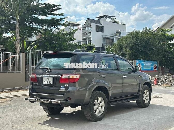 Toyota Fortuner 2011 Bảo Hành 1 Năm
