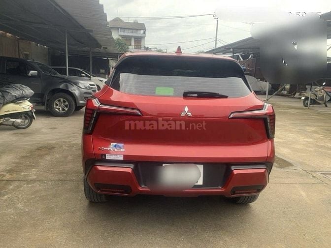 GIA ĐÌNH ÍT ĐI NÊN CẦN BÁN XE XFORCE