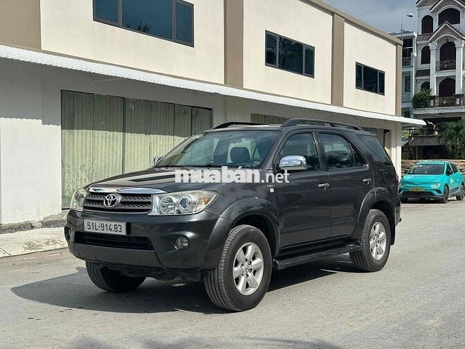 Toyota Fortuner 2011 Bảo Hành 1 Năm