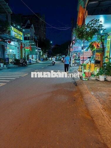 Nhà kế chợ Xóm Vắng phường Dĩ An tp Hồ Chí Minh