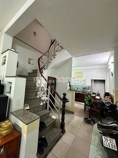 Cần bán nhà 4x14 1 trệt 2 lầu ô tô đỗ cửa đi.Tân K Tân Quý chỉ 5.680Ty