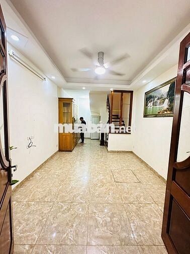 Nhà Cầu Giấy 30m², 5 Tầng, Giá 7.9 Tỷ – Tiện Ích Đầy Đủ, Vị Trí Tốt