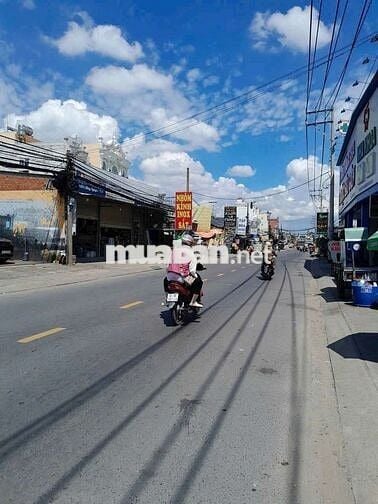 Bán nhà Mặt tiền Đ.Phan Văn Hớn,DT: 5,05 x 32, Vị trí đắc địa
