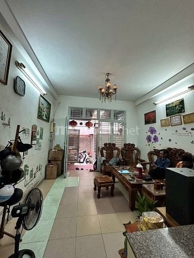 Cần bán nhà 4x14 1 trệt 2 lầu ô tô đỗ cửa đi.Tân K Tân Quý chỉ 5.680Ty