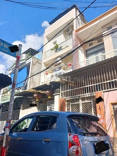 Cần bán nhà 4x14 1 trệt 2 lầu ô tô đỗ cửa đi.Tân K Tân Quý chỉ 5.680Ty
