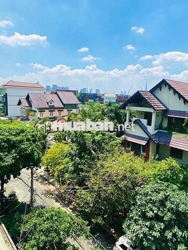 Nhà ở KDC yên tĩnh thuận tiện cho thuê văn phòng, có chỗ đậu xe hơi