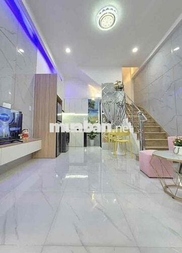 Bán nhà Hxh7m, Hoà Bình, Tân Phú, Dtsd 42m2- 3.65 Tỷ