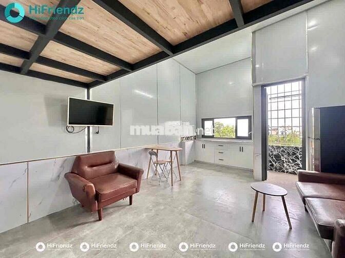 Duplex có ban công siêu rộng Free dịch vụ, tiền xe cách gigamall 2km