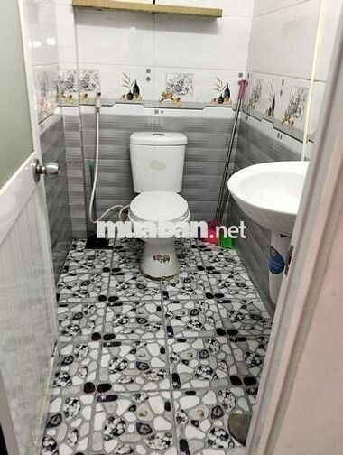 Nhà trệt lửng 2pn 2 vs đường xe tải