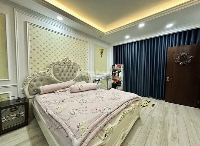 BÁN BIỆT THỰ ĐƯỜNG ĐẶNG VĂN NGỮ Q. PHÚ NHUẬN 7 TỶ 2 - 100m2 - SHR, HXH