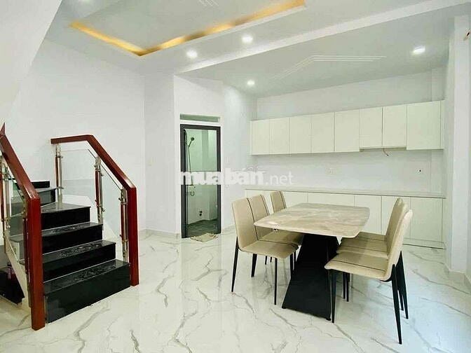 Nhà Linh Chiểu Thủ Đức 40m2 hẻm xe hơi giá chỉ 2Tỷ