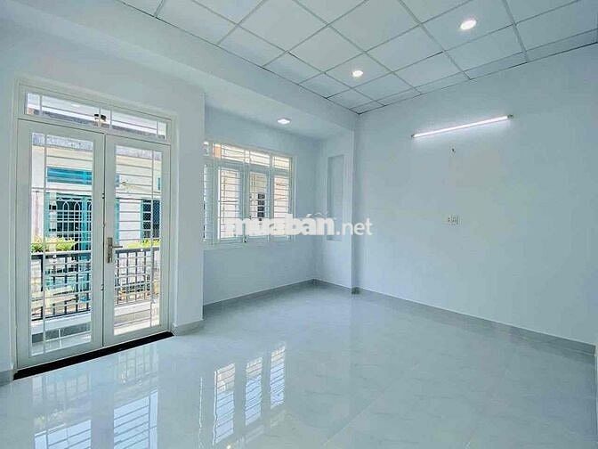 Nhà Linh Chiểu Thủ Đức 40m2 hẻm xe hơi giá chỉ 2Tỷ