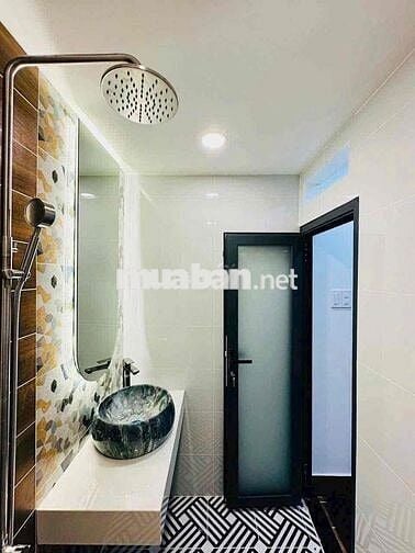 BÁN NHÀ ĐẸP FULL NỘI THẤT - SÁT MẶT TIỀN - 2PN - SÂN THƯỢNG CHILL