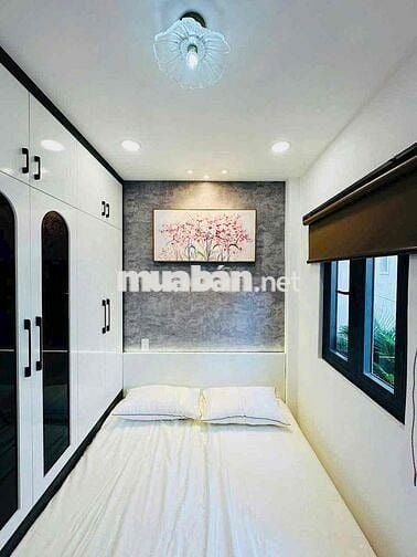 BÁN NHÀ ĐẸP FULL NỘI THẤT - SÁT MẶT TIỀN - 2PN - SÂN THƯỢNG CHILL
