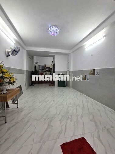 Cho thuê nhà 3 lầu gần ngã tư Tô Kí Trung Mỹ Tây