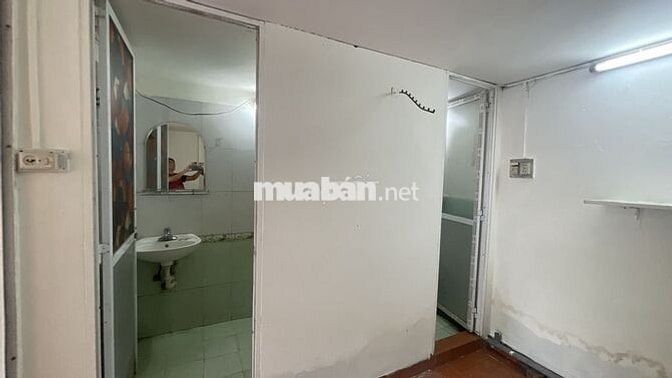 Cho thuê nhà cấp 4,ngõ ô tô tránh,dt sử dụng 45m2,điện, nước sinh hoạt