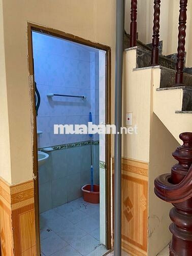 Nhà nhỏ phù hợp gia đình trẻ cần bán, vị trí cực đẹp