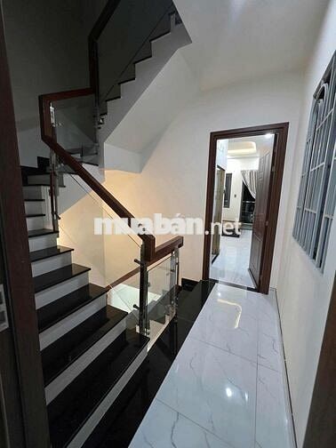 NHÀ NGUYÊN CĂN 1 trệt 2 lầu, 3PN, 4 WC, Nguyễn Hồng Đào, Tân Bình