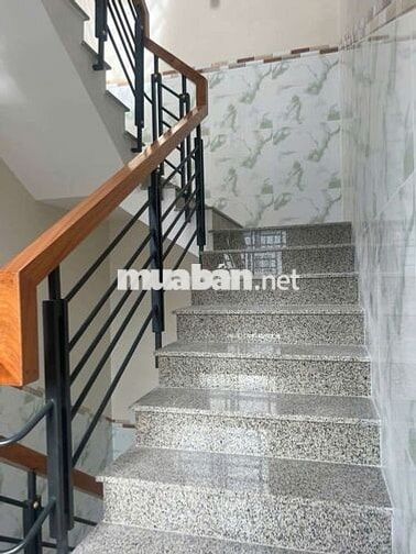 Nhà nguyên căn DT 5❌20 trệt 3 lầu 5pn6wc nhà đẹp, hẻm ô tô thông LVQ