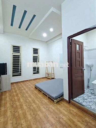 Căn hộ gác trống và full nội thất