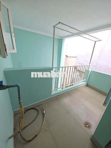 Cho thuê 1 tầng trong nhà nguyên căn 136m2, trung tâm phường TCH Q12
