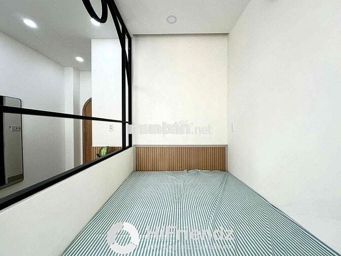 HÌNH THẬT GIÁ THẬT STUDIO THANG MÁY NGAY TOÀ NHÀ VIETTEL, VX DÂN CHỦ