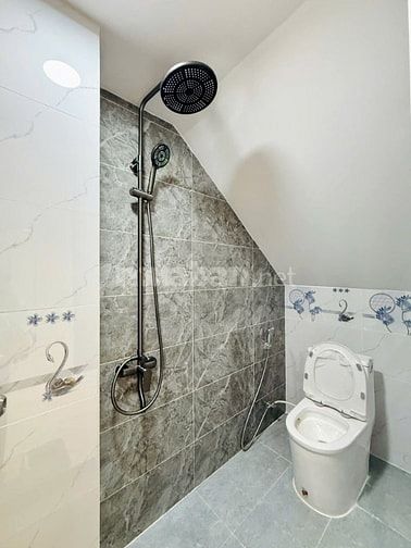 Nhà 3,1 x 15 đúc 1 trệt 3 lầu quang Trung phường 10 gò vấp 