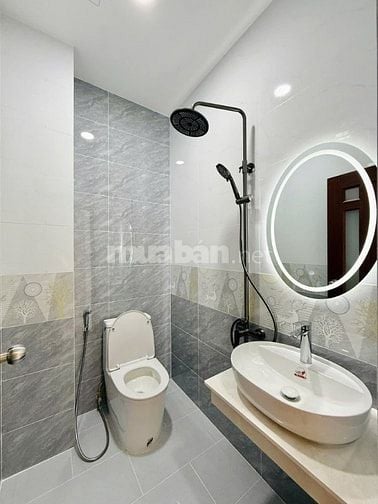 Nhà 3,1 x 15 đúc 1 trệt 3 lầu quang Trung phường 10 gò vấp 