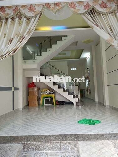 Nhà 2MT,  Huỳnh Thị  Hai, DT: 4mx14m, 1T, 1 lầu, hẻm xe  hơi.