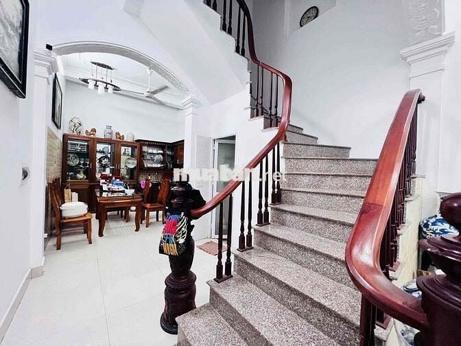 🏡 BÁN NHÀ CẦU GIẤY – LÔ GÓC, NỞ HẬU – 50M RA Ô TÔ – 45m² – HƠN 9 TỶ