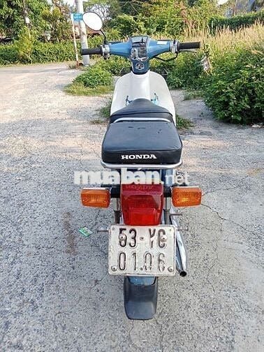 Honda Cúp 82 Nhật 50cc . Học Sinh Đi Ko Bằng Lái