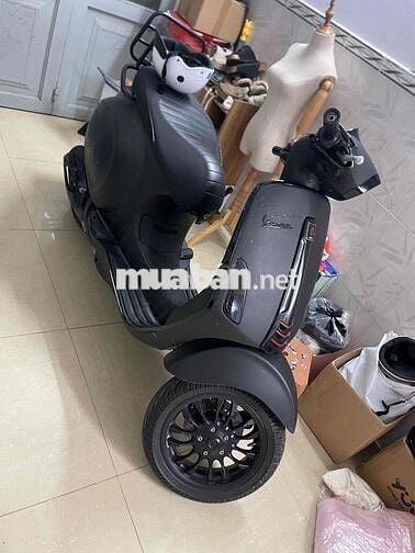vespa 2015 đen nhám