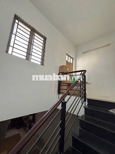 Nhà Bán, 2.5 tấm ,sổ hồng riêng. xây kiên cố. Hướng đông-5x17m
