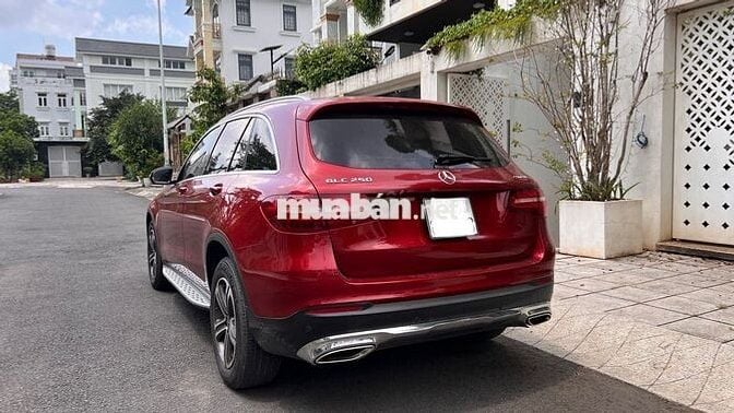 Mercedes Benz GLC 2017 250 4MATIC  - 90000 km