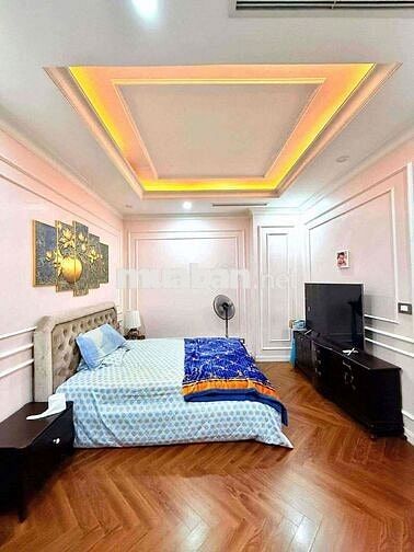 Cực Sốc ! Nhà Phố Thái Hà -Lô Góc 2 Thoáng -OTO Vào Cửa -Full Nội Thất