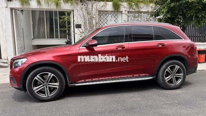 Mercedes Benz GLC 2017 250 4MATIC  - 90000 km